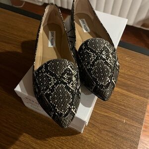 Steve Madden Black Snakeskin Women's Flats